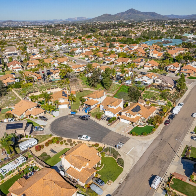 California Homes & Properties